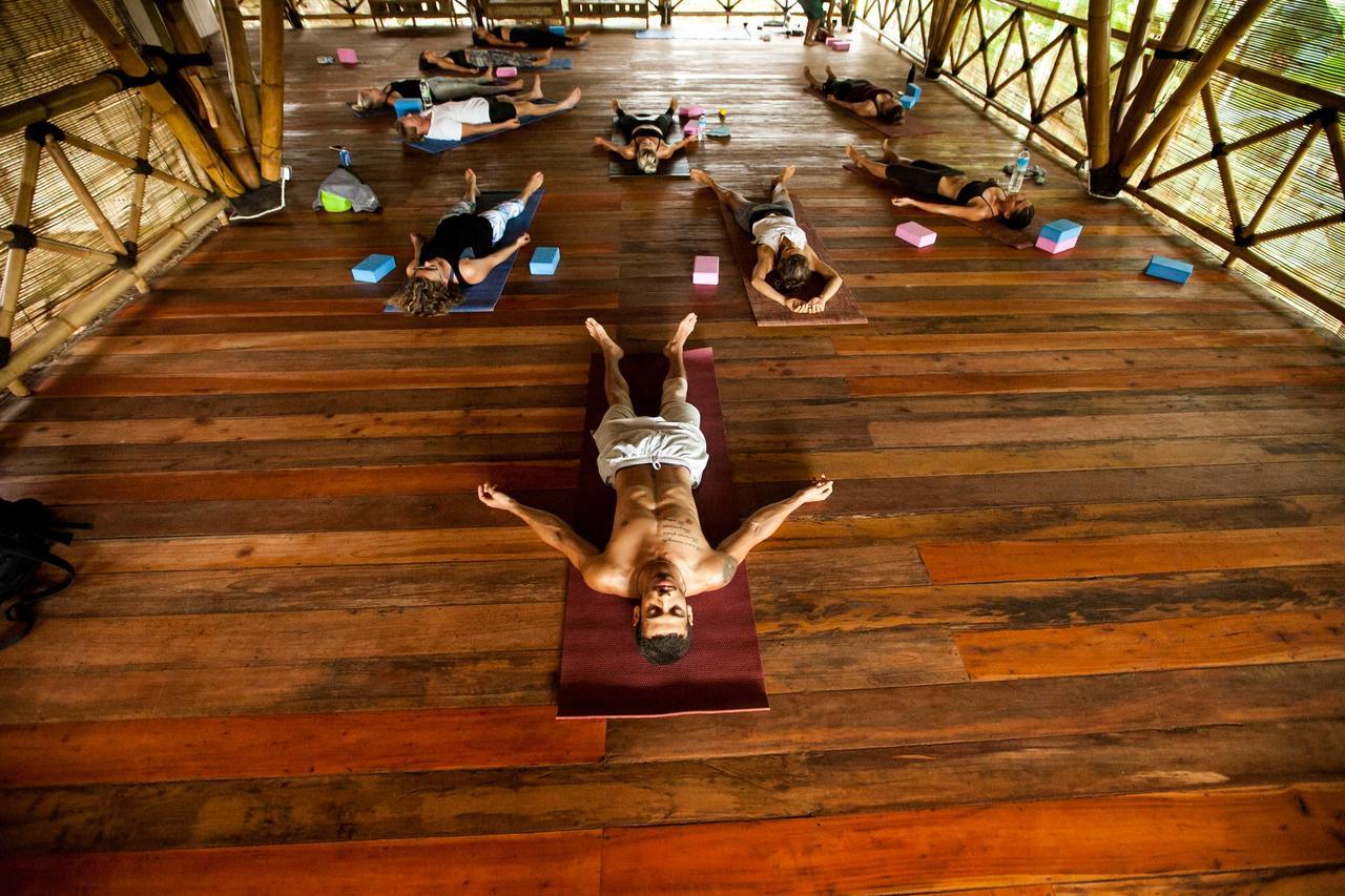 Flowers & Fire Yoga Garden Гили-Эйр Экстерьер фото