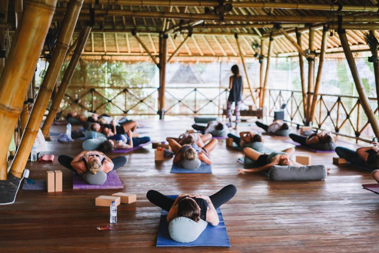 Flowers & Fire Yoga Garden Гили-Эйр Экстерьер фото