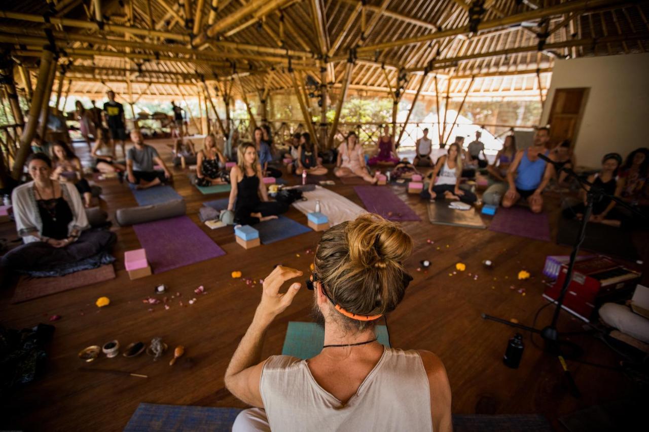 Flowers & Fire Yoga Garden Гили-Эйр Экстерьер фото